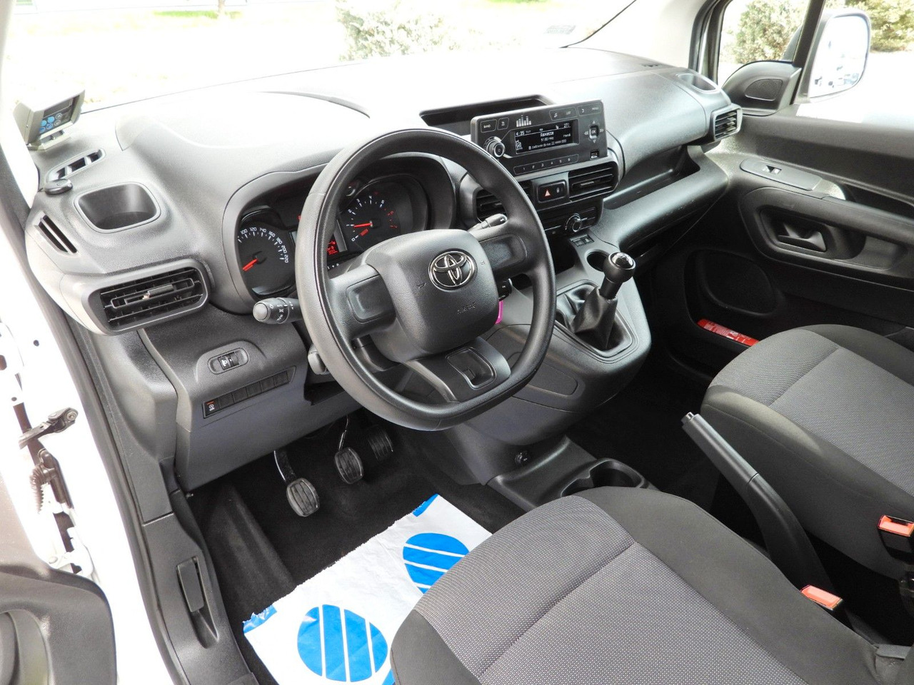 Toyota PROACE CITY KÜHLKASTENWAGEN -15*C - Hűtős kisteherautó: 2 kép. Toyota PROACE CITY KÜHLKASTENWAGEN -15*C - Hűtős kisteherautó: 2 kép.