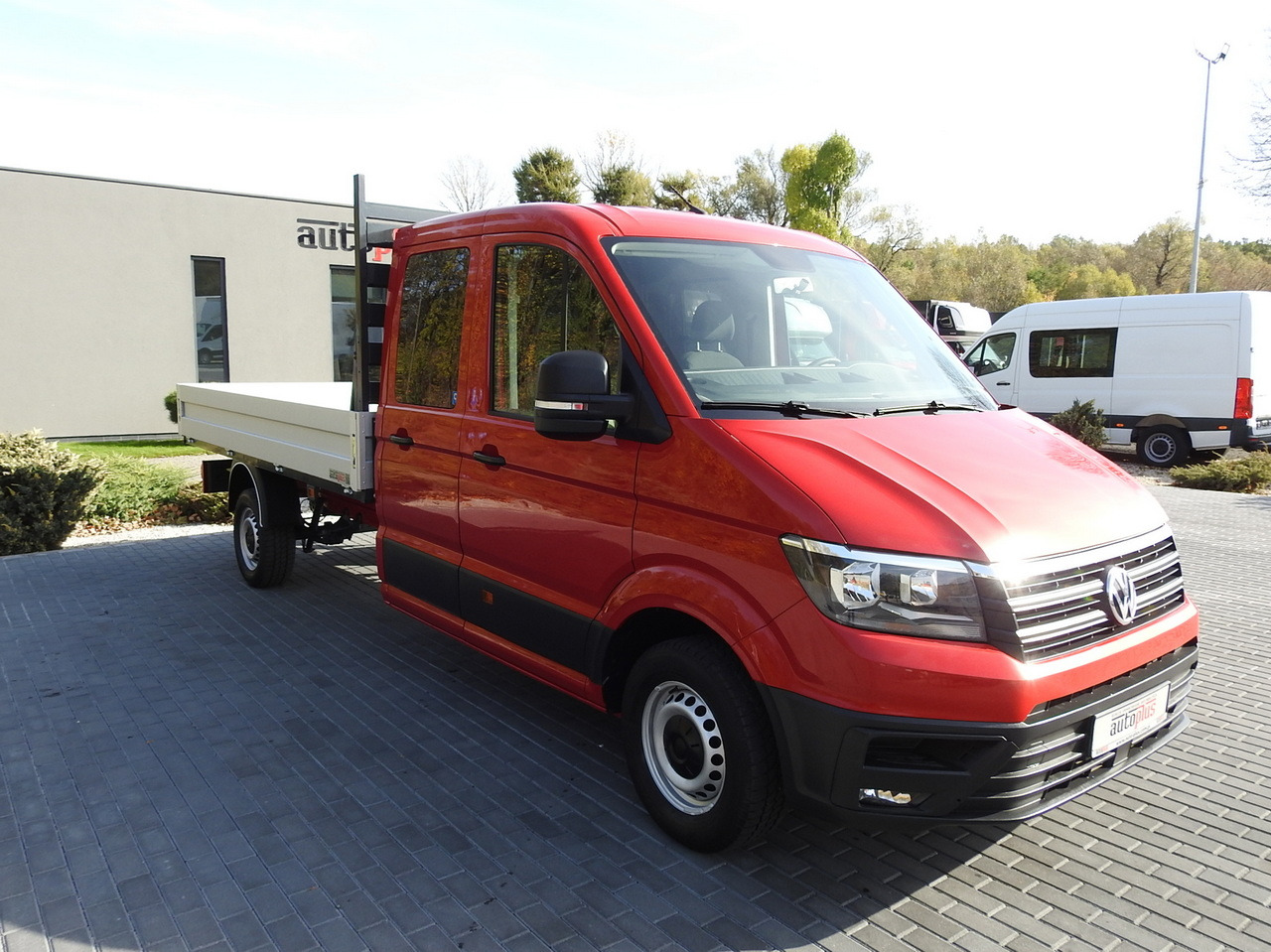 VOLKSWAGEN CRAFTER STAKE BODY DOUBLE CABIN DOKA 7 SEATS AIR CONDITIONING  140HP - Duplakabinos kisteherautó: 4 kép. VOLKSWAGEN CRAFTER STAKE BODY DOUBLE CABIN DOKA 7 SEATS AIR CONDITIONING  140HP - Duplakabinos kisteherautó: 4 kép.