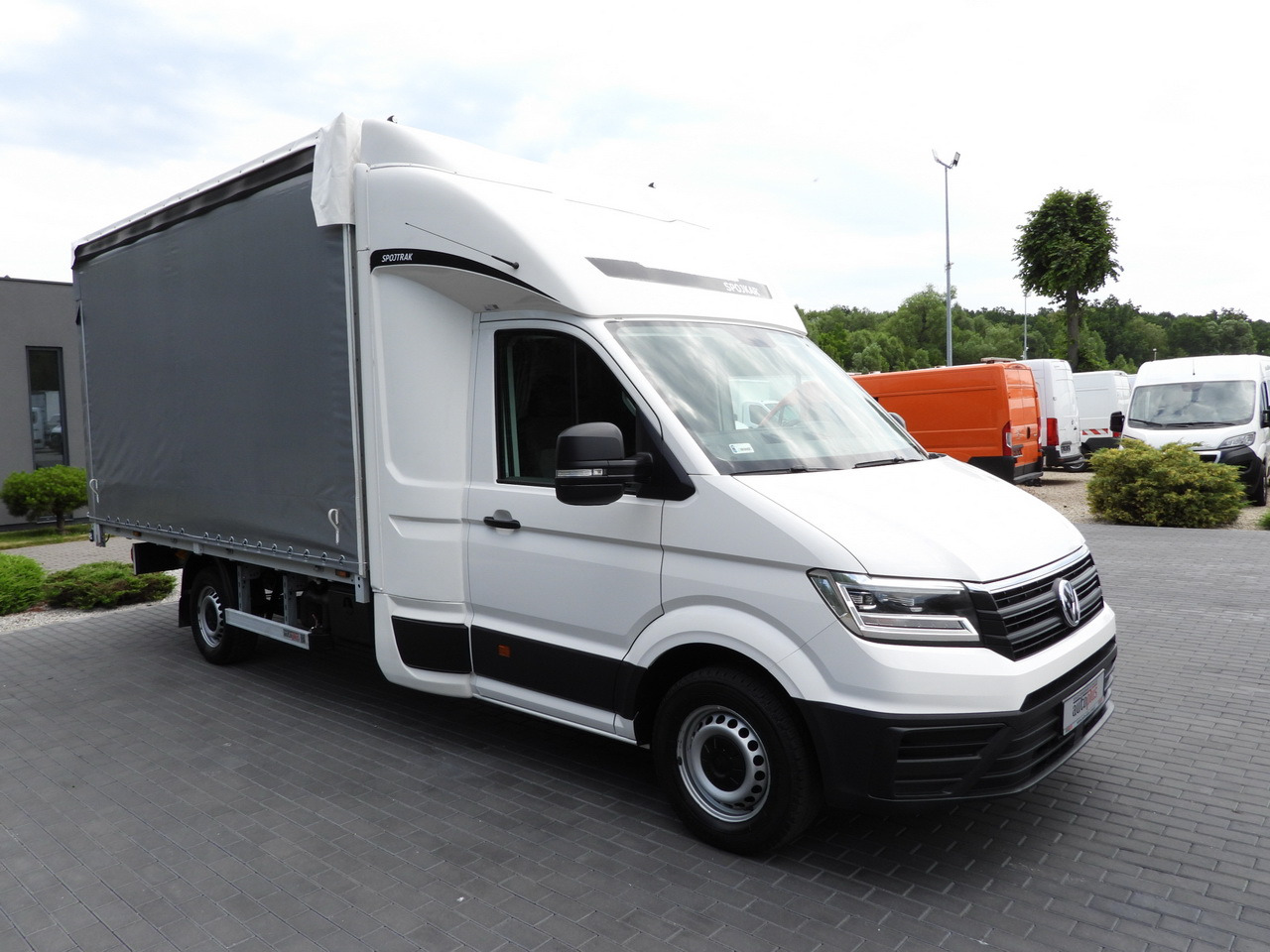 VOLKSWAGEN CRAFTER TARPAULIN 8 PALLETS CRUISE CONTROL LED LIGHTS AIR CONDITIONING 180HP - Ponyvás kisteherautó: 4 kép. VOLKSWAGEN CRAFTER TARPAULIN 8 PALLETS CRUISE CONTROL LED LIGHTS AIR CONDITIONING 180HP - Ponyvás kisteherautó: 4 kép.