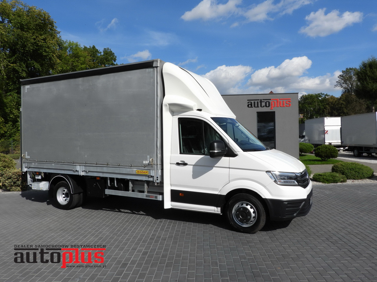 VOLKSWAGEN CRAFTER TARPAULIN LIFT 8 PALLETS CRUISE CONTROL LED LIGHTS TWIN WHEELS AIR CONDITIONING 180HP - Ponyvás kisteherautó: 1 kép. VOLKSWAGEN CRAFTER TARPAULIN LIFT 8 PALLETS CRUISE CONTROL LED LIGHTS TWIN WHEELS AIR CONDITIONING 180HP - Ponyvás kisteherautó: 1 kép.