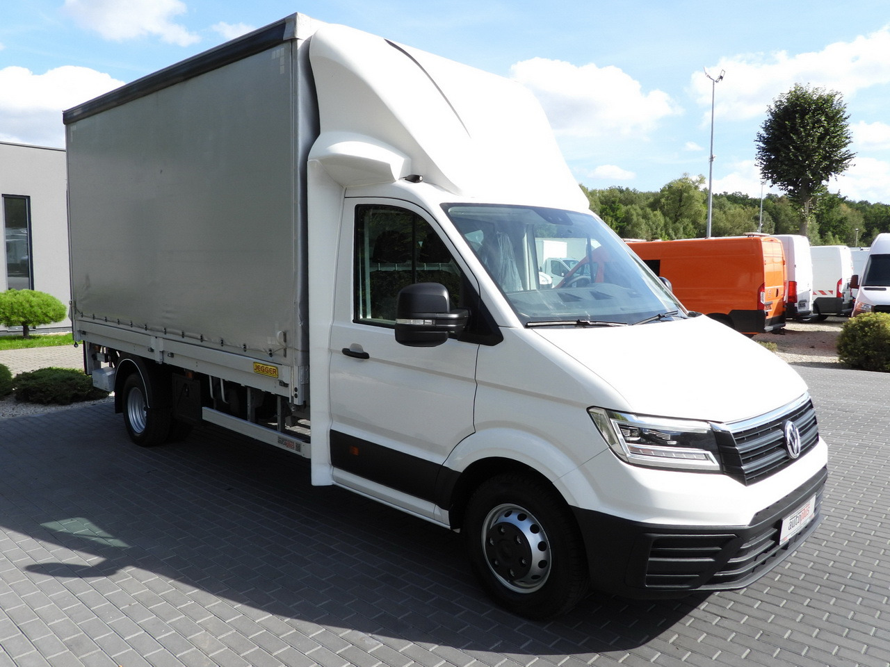 VOLKSWAGEN CRAFTER TARPAULIN LIFT 8 PALLETS CRUISE CONTROL LED LIGHTS TWIN WHEELS AIR CONDITIONING 180HP - Ponyvás kisteherautó: 4 kép. VOLKSWAGEN CRAFTER TARPAULIN LIFT 8 PALLETS CRUISE CONTROL LED LIGHTS TWIN WHEELS AIR CONDITIONING 180HP - Ponyvás kisteherautó: 4 kép.