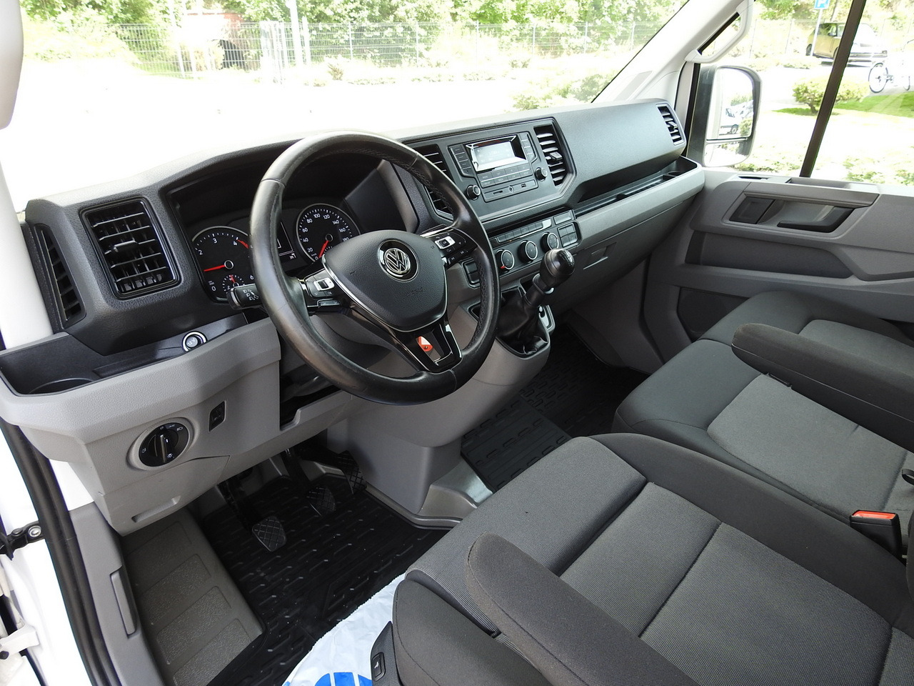 VOLKSWAGEN CRAFTER TARPAULIN LIFT 8 PALLETS WEBASTO CRUISE CONTROL 180HP - Ponyvás kisteherautó: 2 kép. VOLKSWAGEN CRAFTER TARPAULIN LIFT 8 PALLETS WEBASTO CRUISE CONTROL 180HP - Ponyvás kisteherautó: 2 kép.