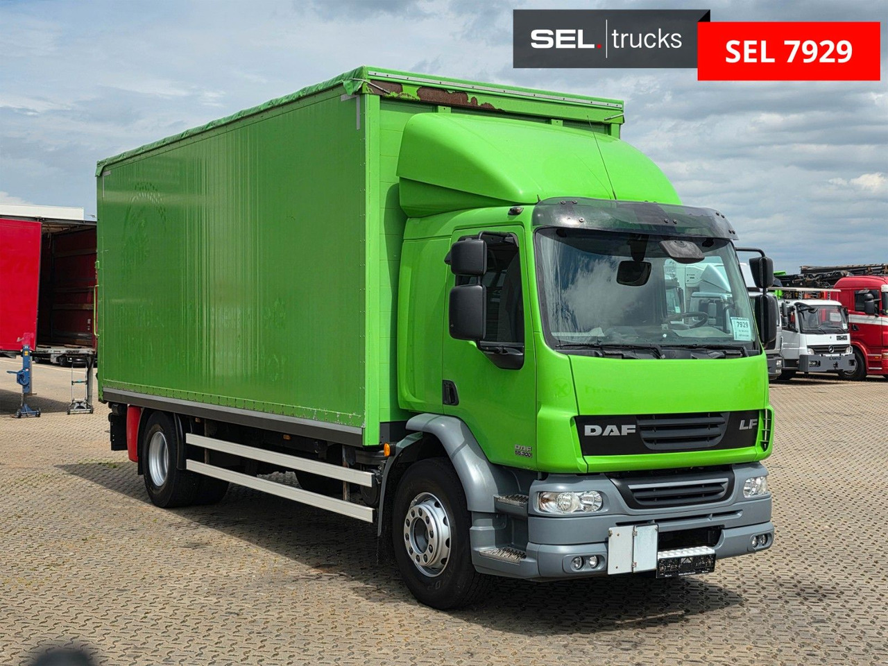 DAF FA LF 55.300 / Ladebordwand + Kofferseite - Ponyvás teherautó: 3 kép. DAF FA LF 55.300 / Ladebordwand + Kofferseite - Ponyvás teherautó: 3 kép.