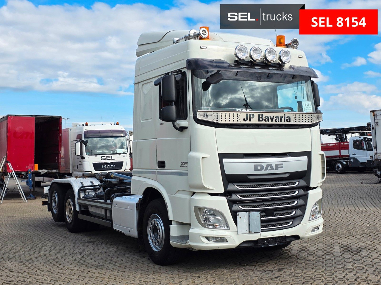 DAF XF 510 FAN / ZF Intarder / Lenk-Liftachse - Horgos rakodó teherautó: 3 kép. DAF XF 510 FAN / ZF Intarder / Lenk-Liftachse - Horgos rakodó teherautó: 3 kép.