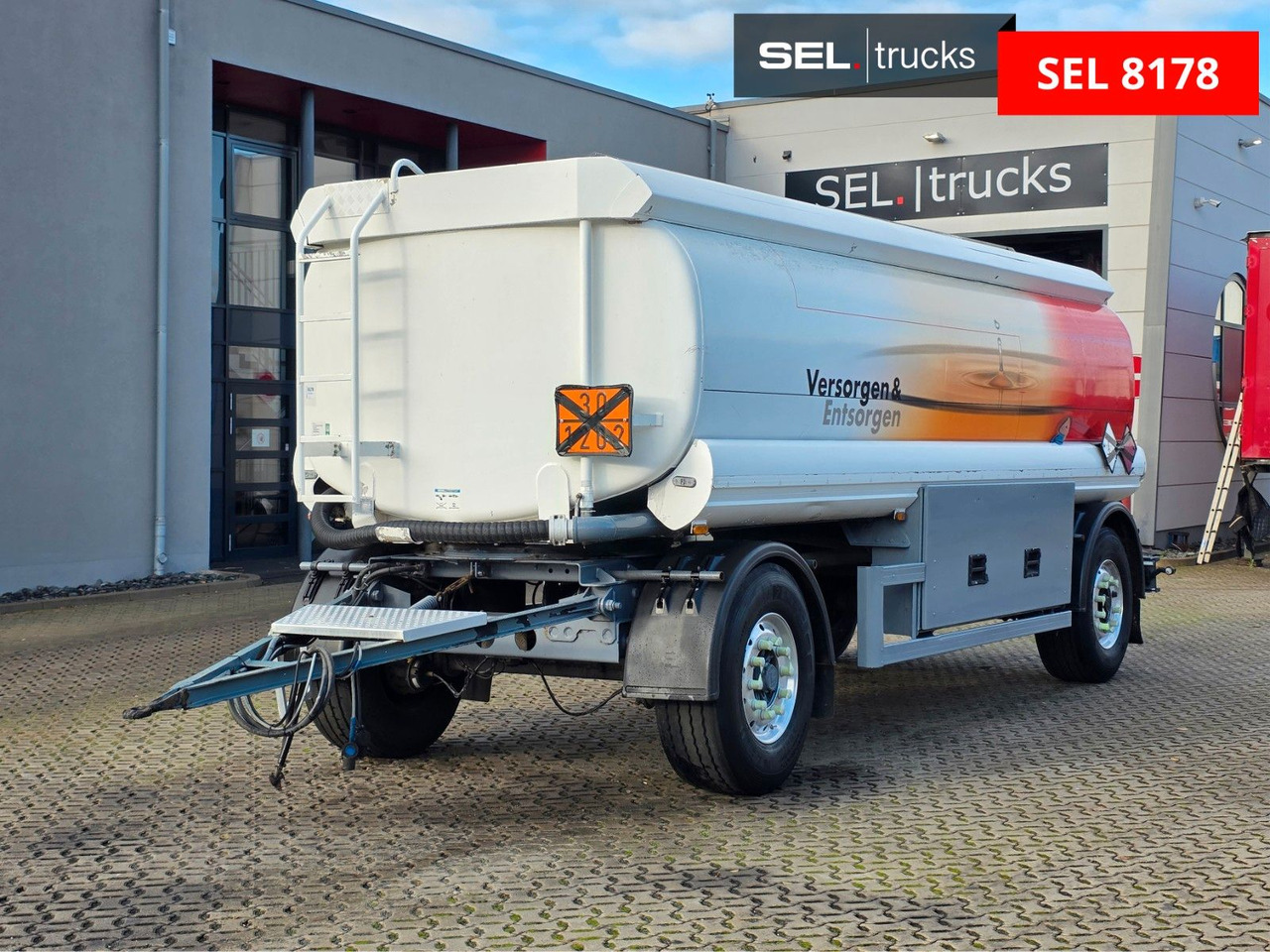 Esterer, Ulrich TA 18.186 /Alu-Felgen /ADR AT / - Tartályos pótkocsi: 1 kép. Esterer, Ulrich TA 18.186 /Alu-Felgen /ADR AT / - Tartályos pótkocsi: 1 kép.