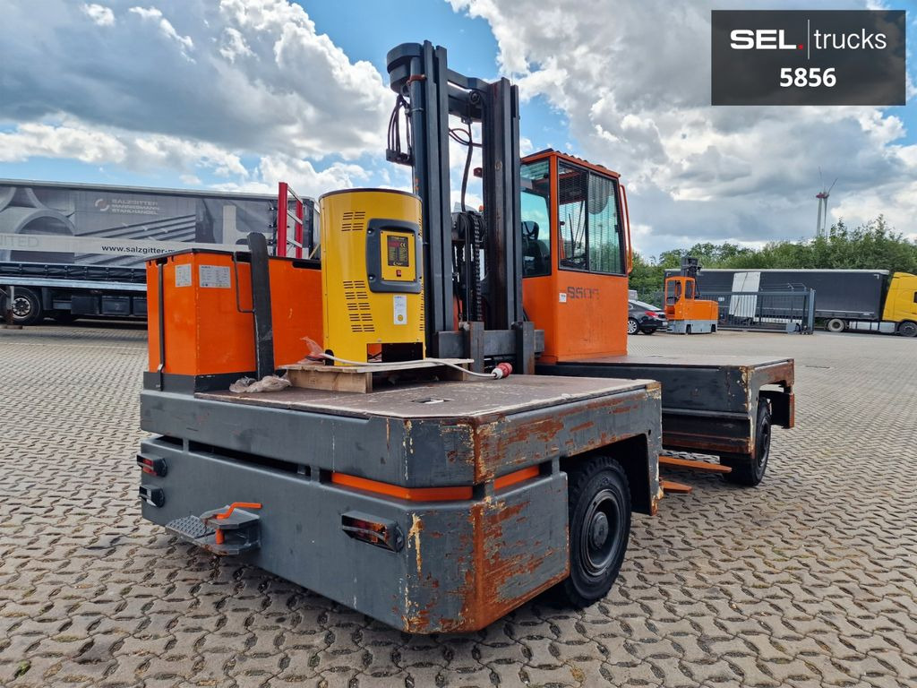Hubtex S50E Seiten Stapler / 2011 / 9.086 h - Oldalrakodó targoncá: 5 kép. Hubtex S50E Seiten Stapler / 2011 / 9.086 h - Oldalrakodó targoncá: 5 kép.