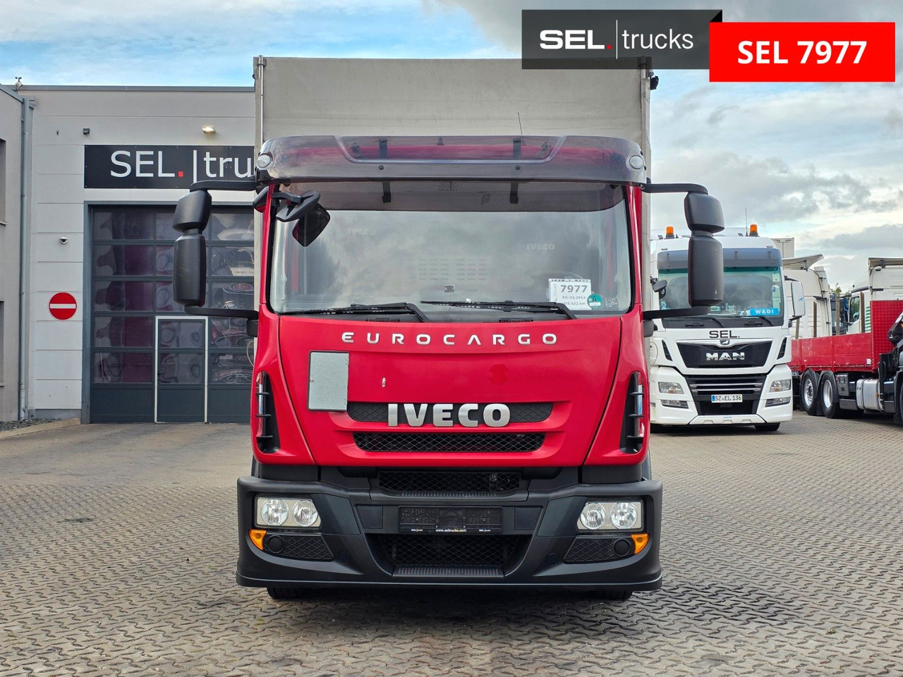 Iveco Eurocargo 120E28 / Ladebordwand / Aluklappen - Ponyvás teherautó: 2 kép. Iveco Eurocargo 120E28 / Ladebordwand / Aluklappen - Ponyvás teherautó: 2 kép.