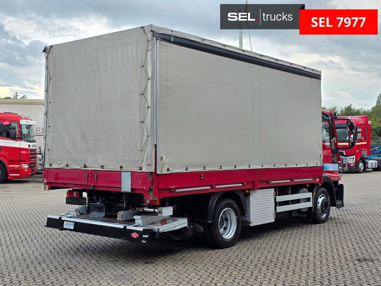 Iveco Eurocargo 120E28 / Ladebordwand / Aluklappen - Ponyvás teherautó: 5 kép. Iveco Eurocargo 120E28 / Ladebordwand / Aluklappen - Ponyvás teherautó: 5 kép.