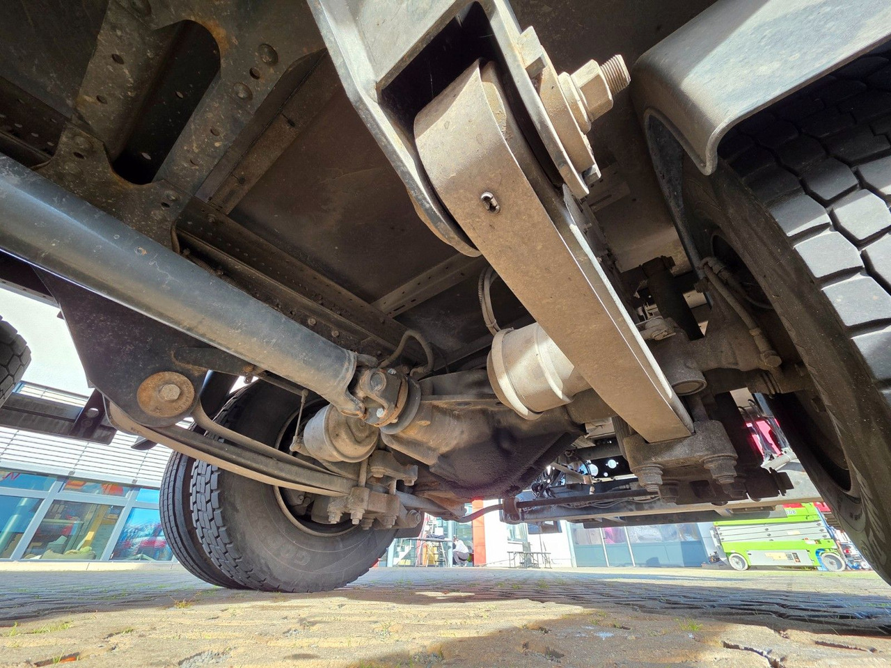 Dobozos kisteherautó Iveco Eurocargo 75-190 / Ladebordwand / 6D: 23 kép. Dobozos kisteherautó Iveco Eurocargo 75-190 / Ladebordwand / 6D: 23 kép.