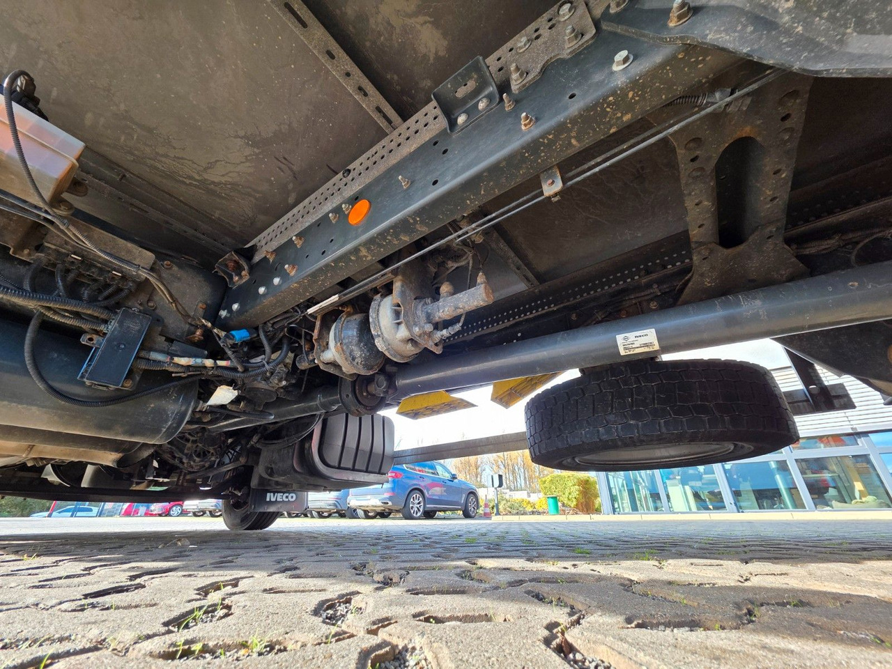 Dobozos kisteherautó Iveco Eurocargo 75-190 / Ladebordwand / 6D: 24 kép. Dobozos kisteherautó Iveco Eurocargo 75-190 / Ladebordwand / 6D: 24 kép.