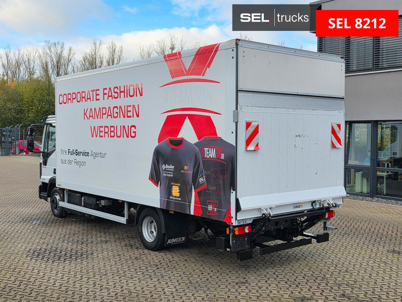 Dobozos kisteherautó Iveco Eurocargo 75-190 / Ladebordwand / 6D: 7 kép. Dobozos kisteherautó Iveco Eurocargo 75-190 / Ladebordwand / 6D: 7 kép.