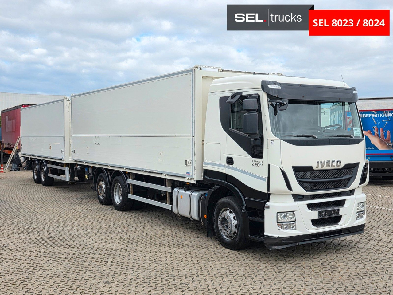 Iveco Stralis 420 / Ldbw / Lenkachse / Liftachse - Italszállító teherautó: 3 kép. Iveco Stralis 420 / Ldbw / Lenkachse / Liftachse - Italszállító teherautó: 3 kép.