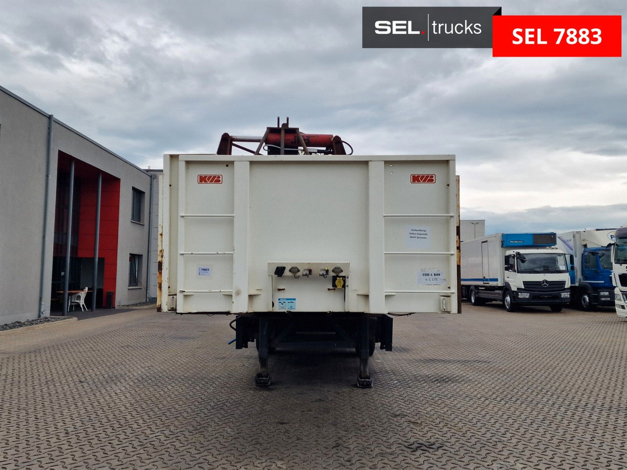 KWB P-393-STI-R1 / Rollkran / Kennis / Lenkachse - Platós félpótkocsi: 2 kép. KWB P-393-STI-R1 / Rollkran / Kennis / Lenkachse - Platós félpótkocsi: 2 kép.