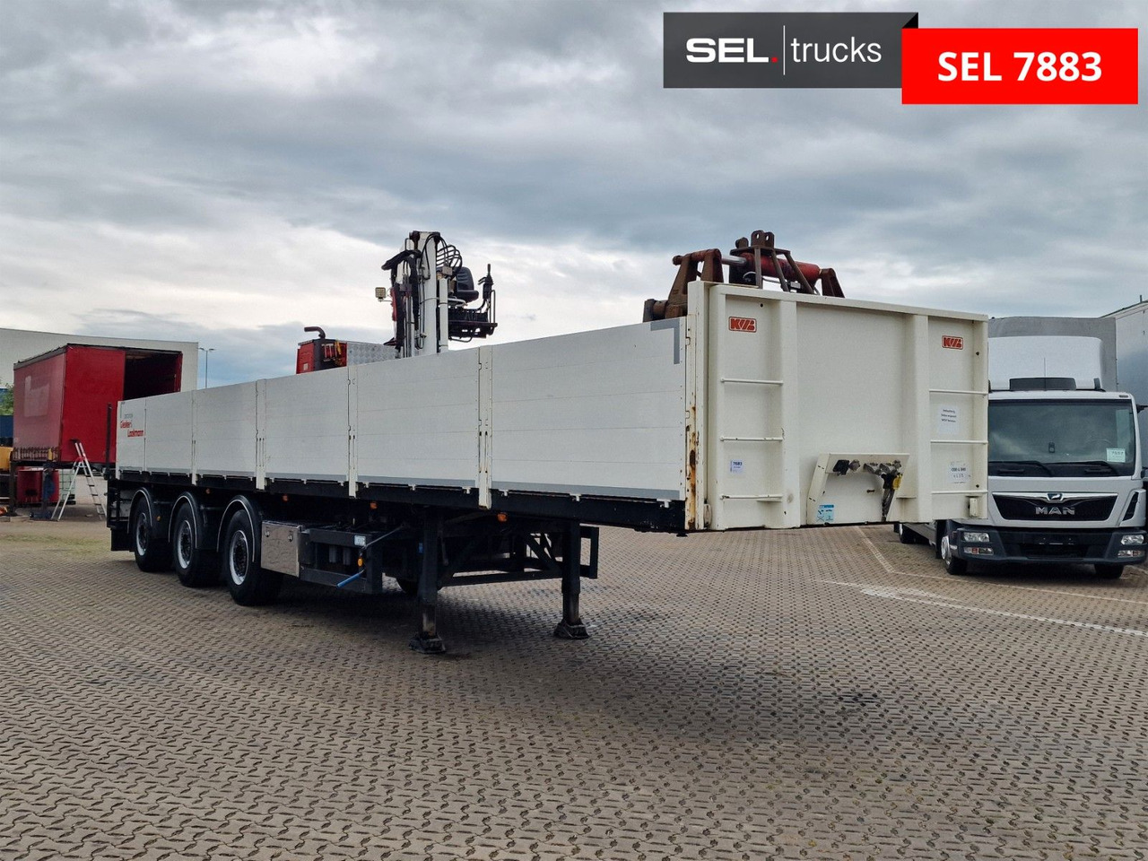 KWB P-393-STI-R1 / Rollkran / Kennis / Lenkachse - Platós félpótkocsi: 3 kép. KWB P-393-STI-R1 / Rollkran / Kennis / Lenkachse - Platós félpótkocsi: 3 kép.