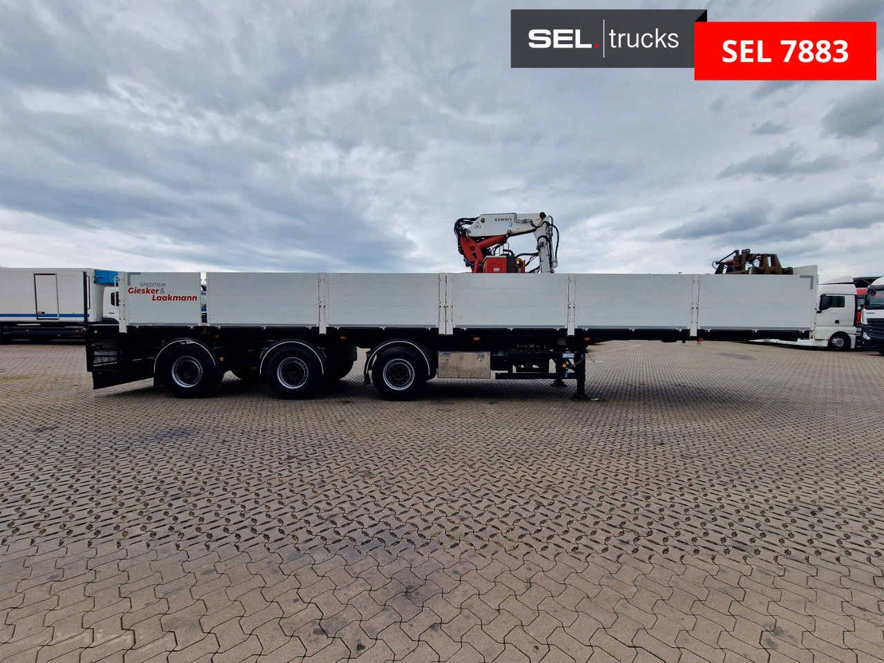 KWB P-393-STI-R1 / Rollkran / Kennis / Lenkachse - Platós félpótkocsi: 4 kép. KWB P-393-STI-R1 / Rollkran / Kennis / Lenkachse - Platós félpótkocsi: 4 kép.
