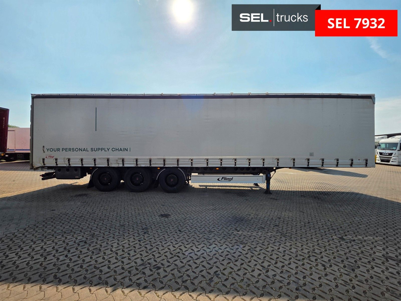 Kögel S24 -1 / Coilmulde / Liftachse - Ponyvás félpótkocsi: 4 kép. Kögel S24 -1 / Coilmulde / Liftachse - Ponyvás félpótkocsi: 4 kép.