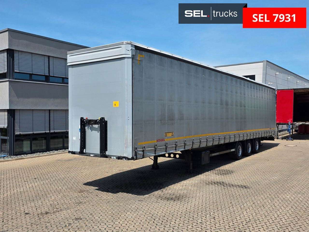 Kögel S24 -1 / Long Trailer 14,90m / Hubdach / Mega - Ponyvás félpótkocsi: 1 kép. Kögel S24 -1 / Long Trailer 14,90m / Hubdach / Mega - Ponyvás félpótkocsi: 1 kép.