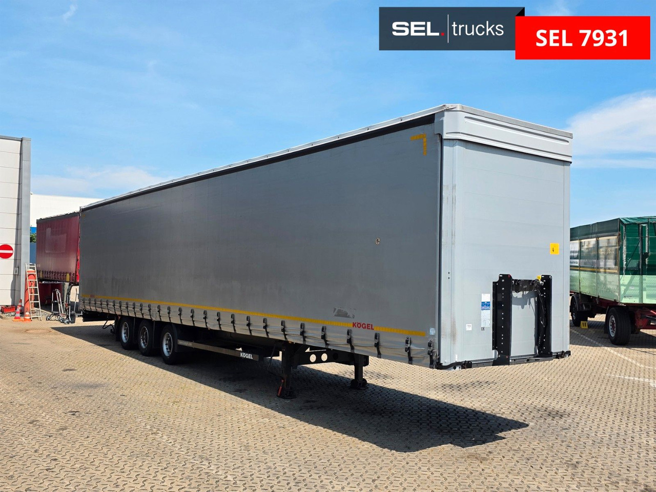 Kögel S24 -1 / Long Trailer 14,90m / Hubdach / Mega - Ponyvás félpótkocsi: 3 kép. Kögel S24 -1 / Long Trailer 14,90m / Hubdach / Mega - Ponyvás félpótkocsi: 3 kép.