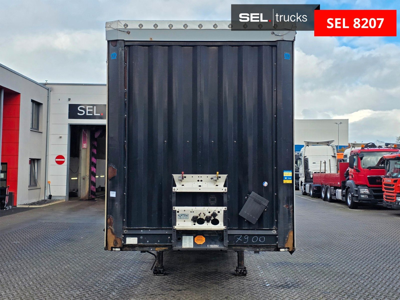 Krone SD / Hubdach / EDSCHA / Liftachse - Ponyvás félpótkocsi: 2 kép. Krone SD / Hubdach / EDSCHA / Liftachse - Ponyvás félpótkocsi: 2 kép.