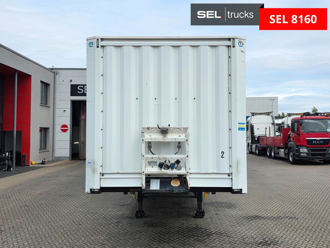 Krone SE / Rolltor TRIDEC / Zwangslenkung - Félpótkocsi dobozos: 3 kép. Krone SE / Rolltor TRIDEC / Zwangslenkung - Félpótkocsi dobozos: 3 kép.