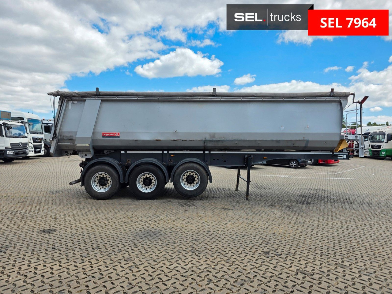 Langendorf SKS-HS 24/30 / Alu-Felgen / Liftachse - Félpótkocsi billenőplatós: 4 kép. Langendorf SKS-HS 24/30 / Alu-Felgen / Liftachse - Félpótkocsi billenőplatós: 4 kép.