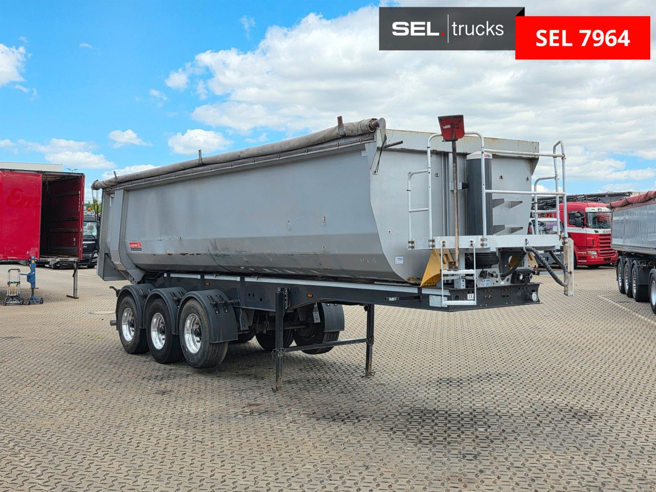 Langendorf SKS-HS 24/30 / Alu-Felgen / Liftachse - Félpótkocsi billenőplatós: 3 kép. Langendorf SKS-HS 24/30 / Alu-Felgen / Liftachse - Félpótkocsi billenőplatós: 3 kép.