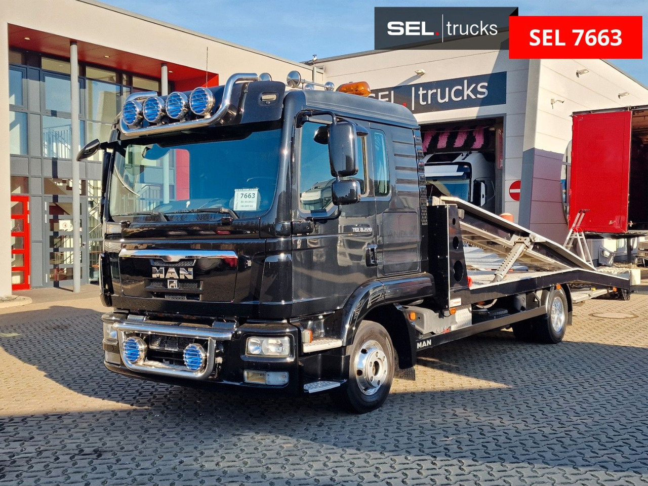 MAN TGL 8.220 4X2 BL / Xenon / Alu-Felgen - Autószállító teherautó: 1 kép. MAN TGL 8.220 4X2 BL / Xenon / Alu-Felgen - Autószállító teherautó: 1 kép.