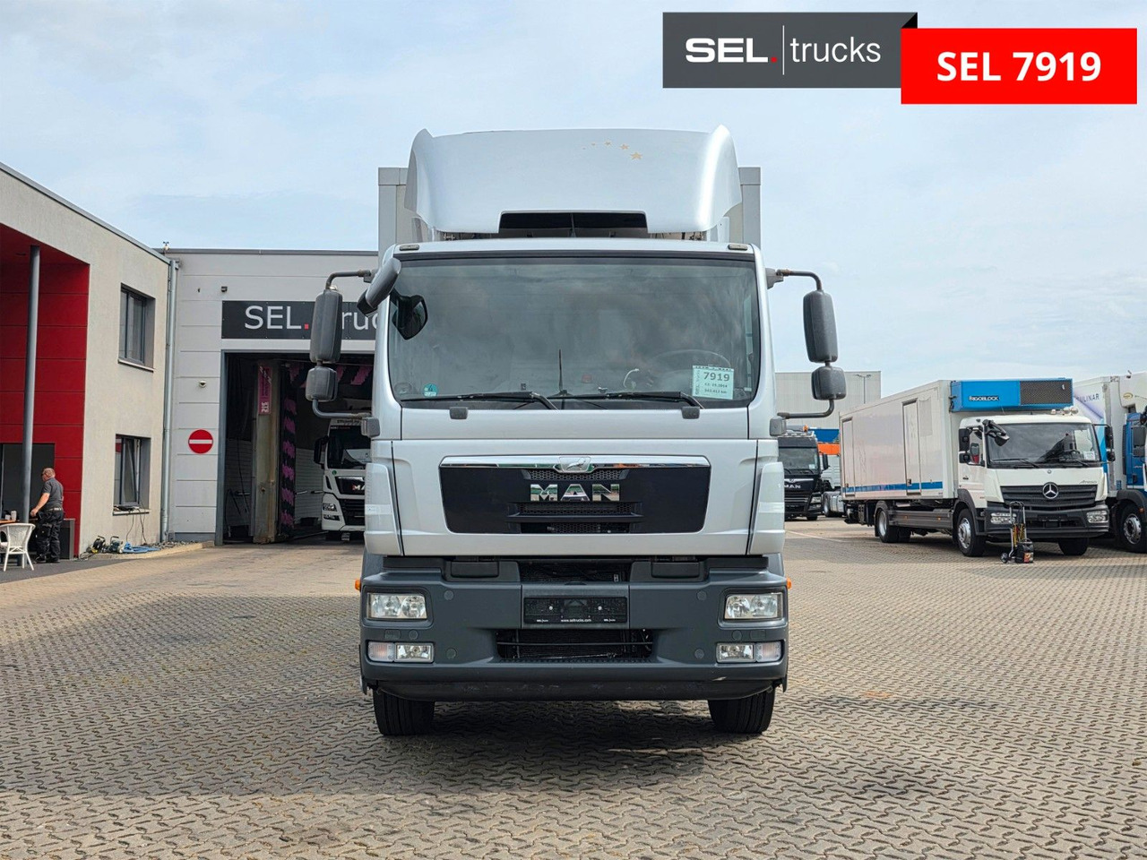 MAN TGM 18.290 4X2 LL / Ldbw / Carrier / 8,16m - Hűtős teherautó: 2 kép. MAN TGM 18.290 4X2 LL / Ldbw / Carrier / 8,16m - Hűtős teherautó: 2 kép.