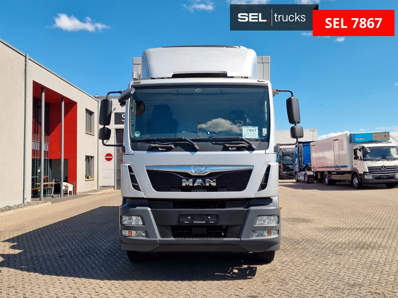MAN TGM 18.290 4X2 LL / Ldbw / Carrier Supra 1250Mt - Hűtős teherautó: 2 kép. MAN TGM 18.290 4X2 LL / Ldbw / Carrier Supra 1250Mt - Hűtős teherautó: 2 kép.