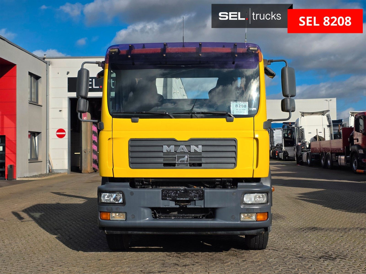 MAN TGM 18.330 4X2 BL - Billenőplatós teherautó: 2 kép. MAN TGM 18.330 4X2 BL - Billenőplatós teherautó: 2 kép.