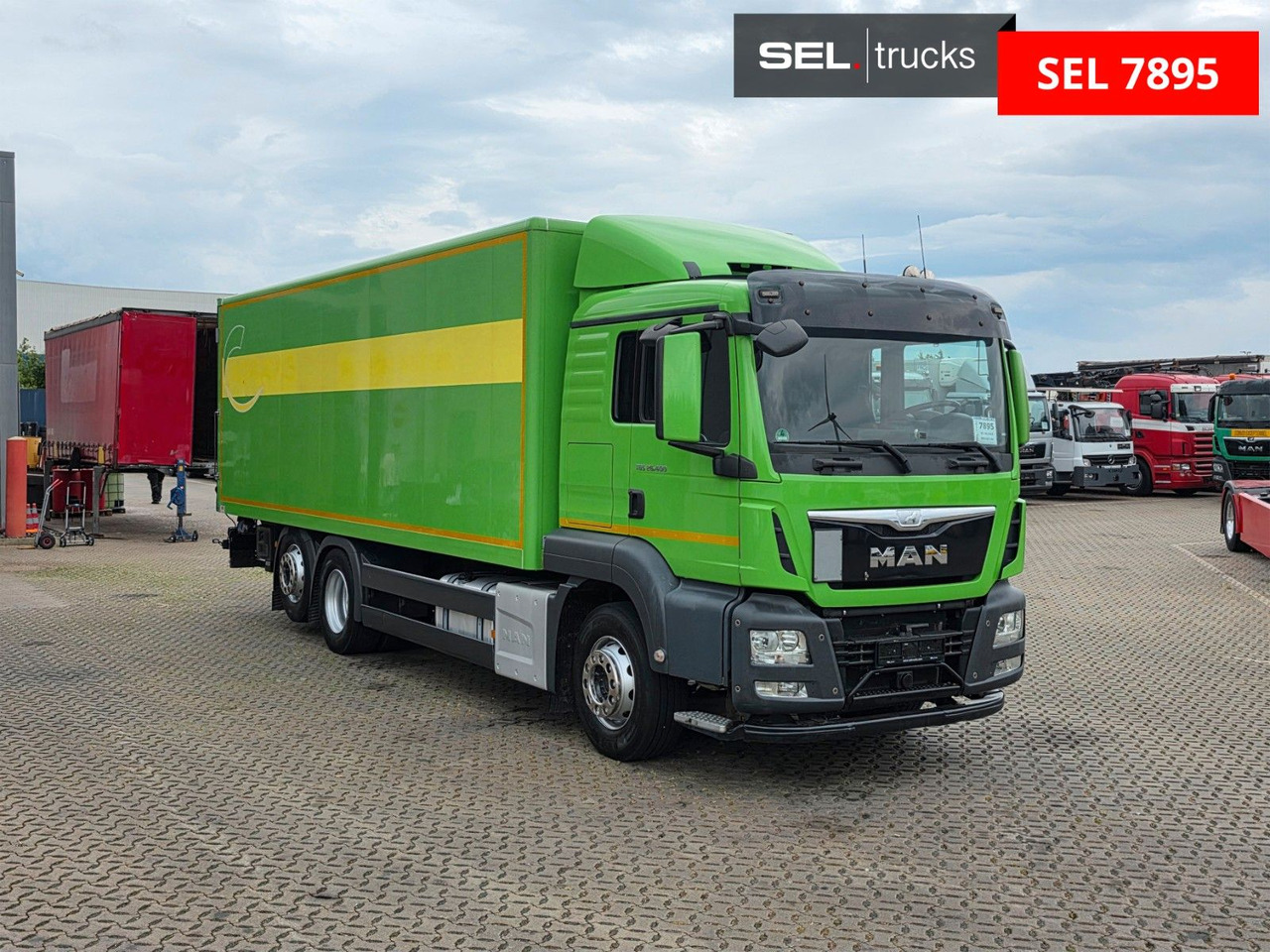 MAN TGS 26.400 6X2-4 LL / Ldbw / ADR AT / Lenkachse - Dobozos felépítményű teherautó: 3 kép. MAN TGS 26.400 6X2-4 LL / Ldbw / ADR AT / Lenkachse - Dobozos felépítményű teherautó: 3 kép.