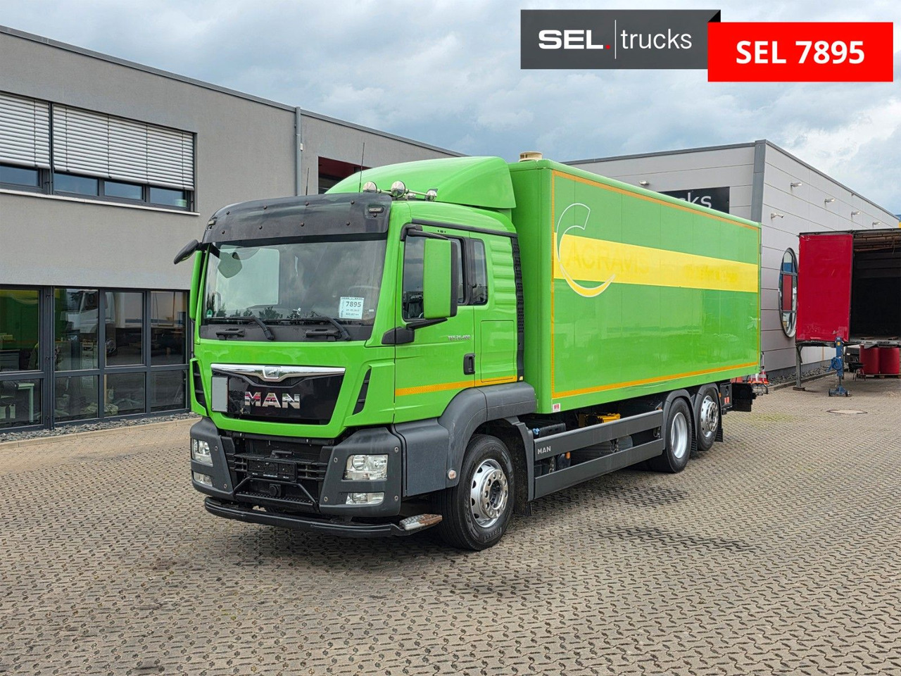 MAN TGS 26.400 6X2-4 LL / Ldbw / ADR AT / Lenkachse - Dobozos felépítményű teherautó: 1 kép. MAN TGS 26.400 6X2-4 LL / Ldbw / ADR AT / Lenkachse - Dobozos felépítményű teherautó: 1 kép.