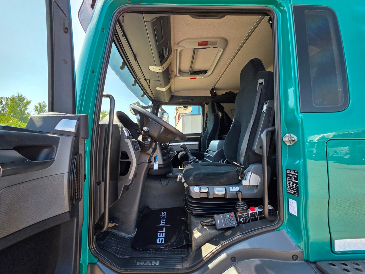 Billenőplatós teherautó, Darus autó MAN TGS 28.480 6X4H-4 BL /HIAB /Fernbed. / Lenkachse: 16 kép.