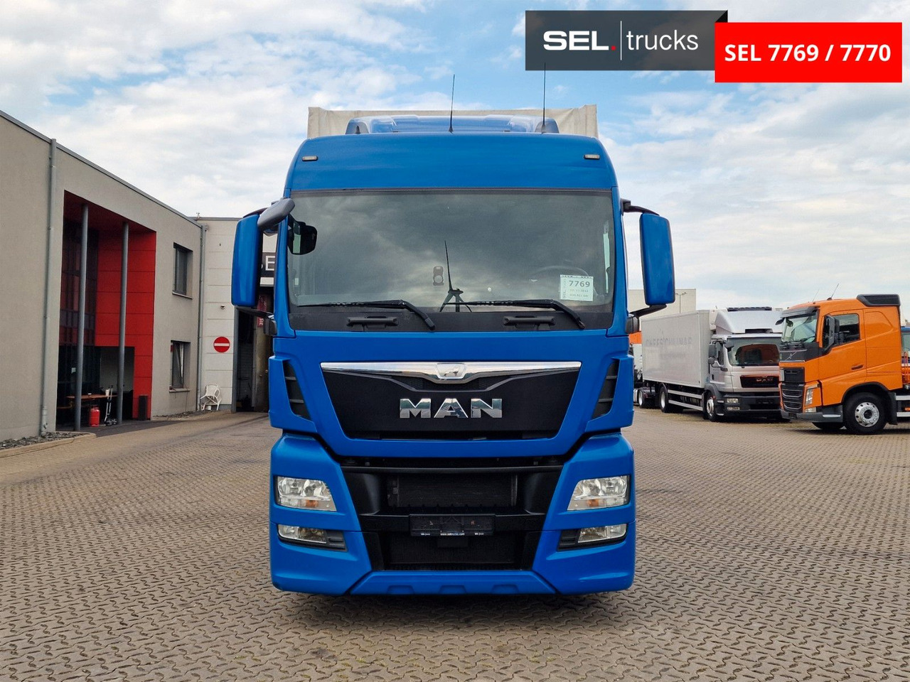 MAN TGX 18.440 4X2 LL-U/ Intarder/ Hubdach/Durchlade - Ponyvás teherautó: 2 kép. MAN TGX 18.440 4X2 LL-U/ Intarder/ Hubdach/Durchlade - Ponyvás teherautó: 2 kép.