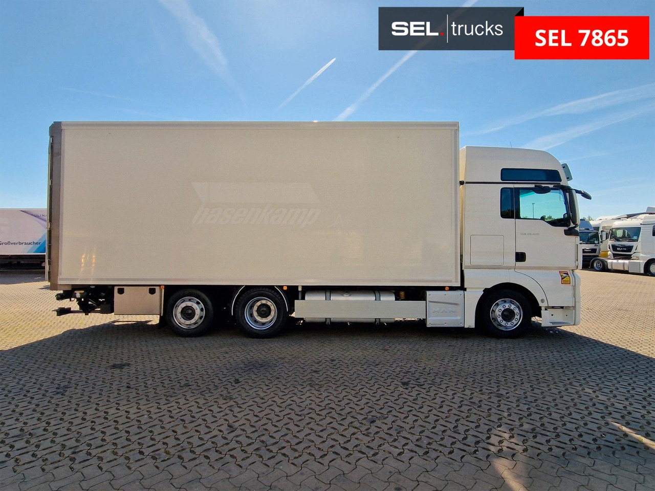 MAN TGX 24.400 6X2-2 LL-U / Intarder / Ldbw / Konvek - Dobozos felépítményű teherautó: 4 kép. MAN TGX 24.400 6X2-2 LL-U / Intarder / Ldbw / Konvek - Dobozos felépítményű teherautó: 4 kép.