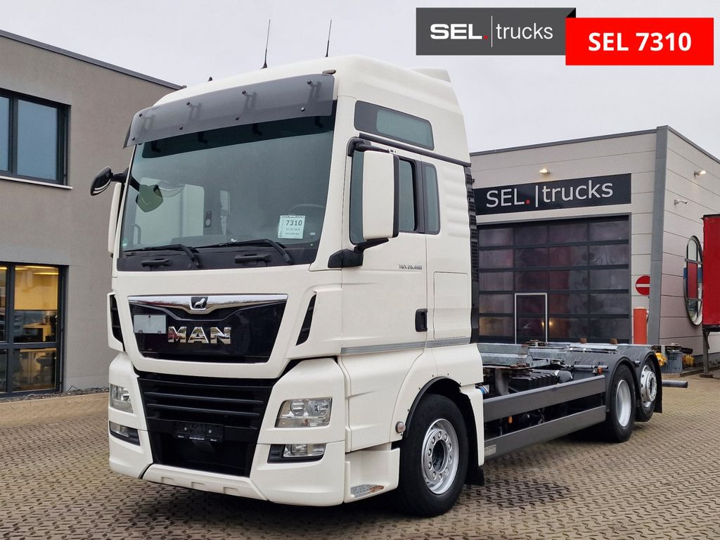 MAN TGX 26.460 6x2-2 LL / ZF Intarder / Standklima - Cserefelépítményes teherautó: 1 kép. MAN TGX 26.460 6x2-2 LL / ZF Intarder / Standklima - Cserefelépítményes teherautó: 1 kép.