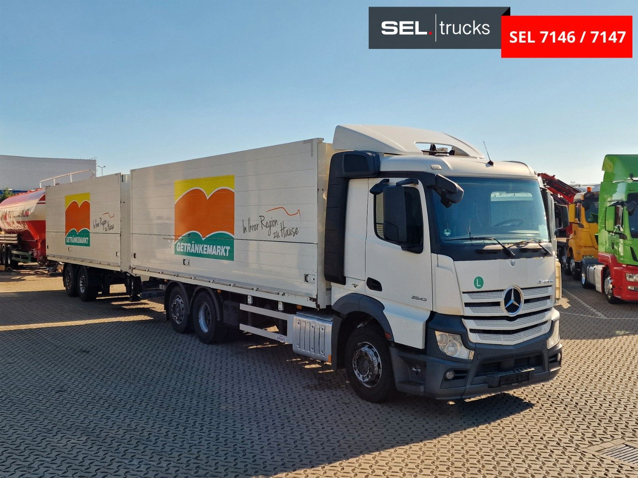 Mercedes-Benz Actros 2543 / Retarder / Lenkachse / Liftachse - Italszállító teherautó: 3 kép. Mercedes-Benz Actros 2543 / Retarder / Lenkachse / Liftachse - Italszállító teherautó: 3 kép.