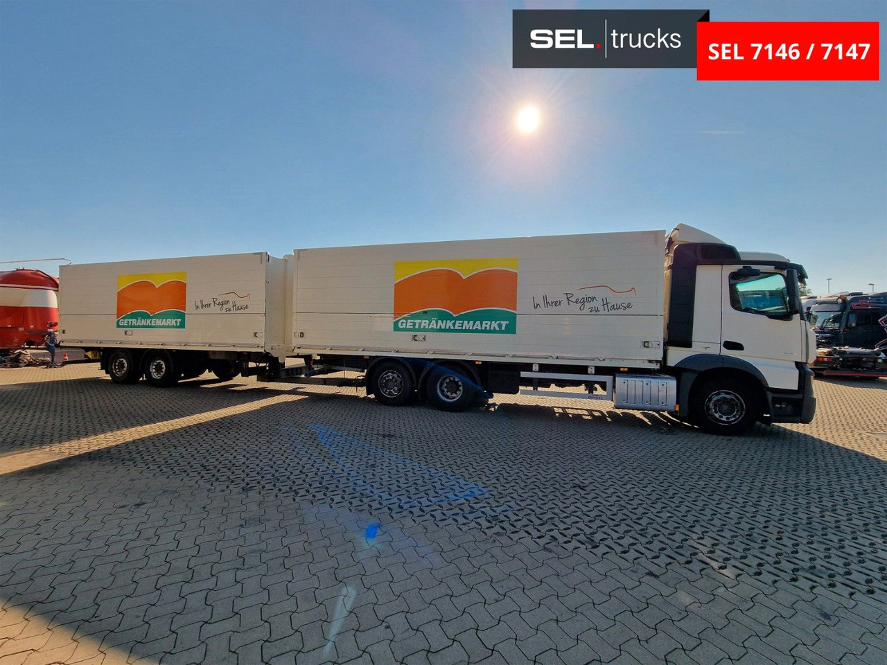 Mercedes-Benz Actros 2543 / Retarder / Lenkachse / Liftachse - Italszállító teherautó: 4 kép. Mercedes-Benz Actros 2543 / Retarder / Lenkachse / Liftachse - Italszállító teherautó: 4 kép.