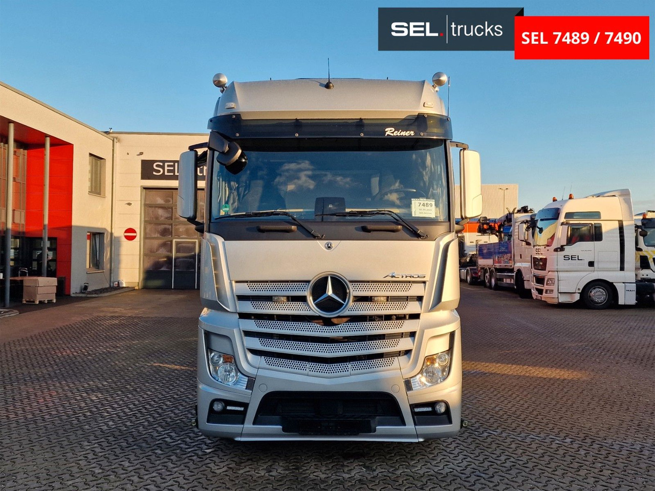 Mercedes-Benz Actros 2545 / KOMPLETT! / Alukappen / Standklima - Ponyvás teherautó: 2 kép. Mercedes-Benz Actros 2545 / KOMPLETT! / Alukappen / Standklima - Ponyvás teherautó: 2 kép.