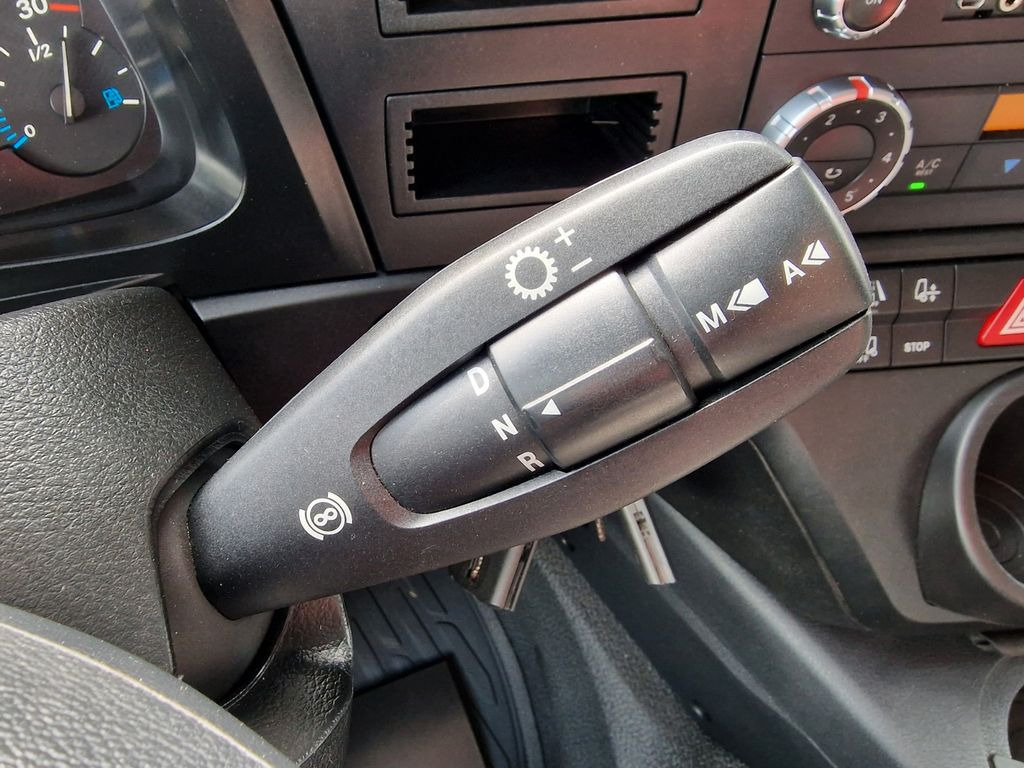Ponyvás teherautó Mercedes-Benz Antos 1830L 4X2: 24 kép.