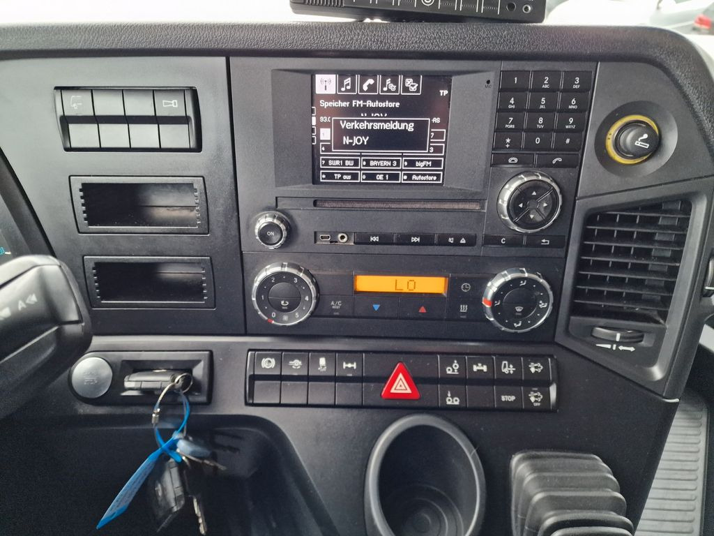 Ponyvás teherautó Mercedes-Benz Antos 2536 L / LENKACHSE / STERZANTE: 22 kép.