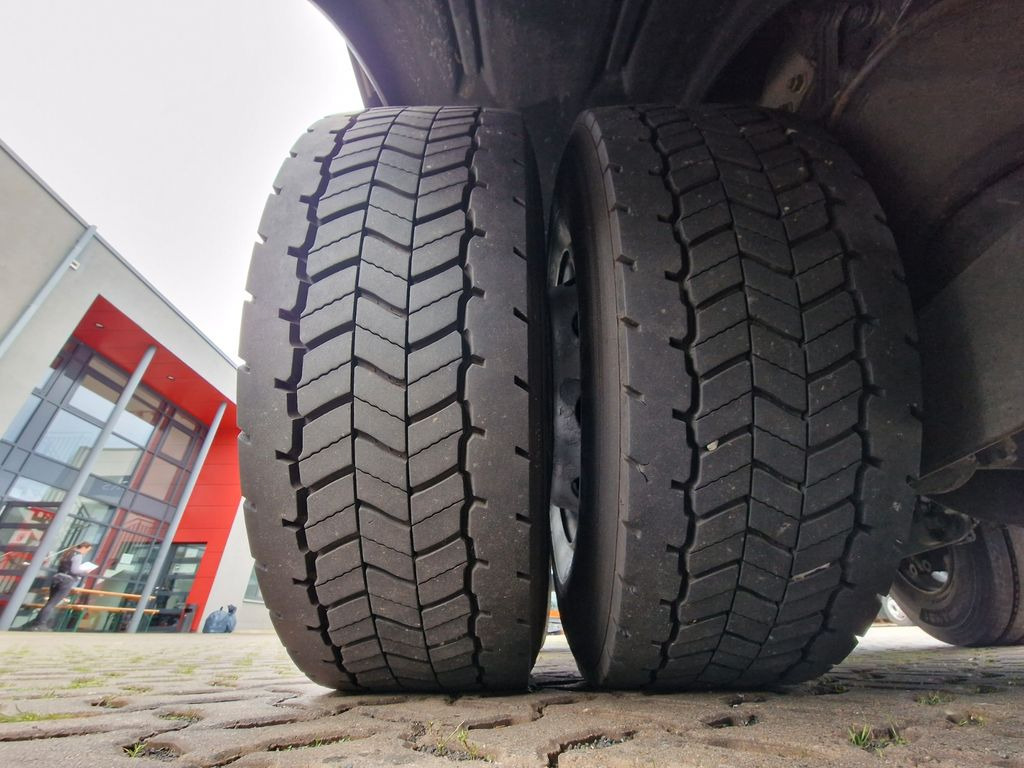 Ponyvás teherautó Mercedes-Benz Antos 2536 L / LENKACHSE / STERZANTE: 29 kép.