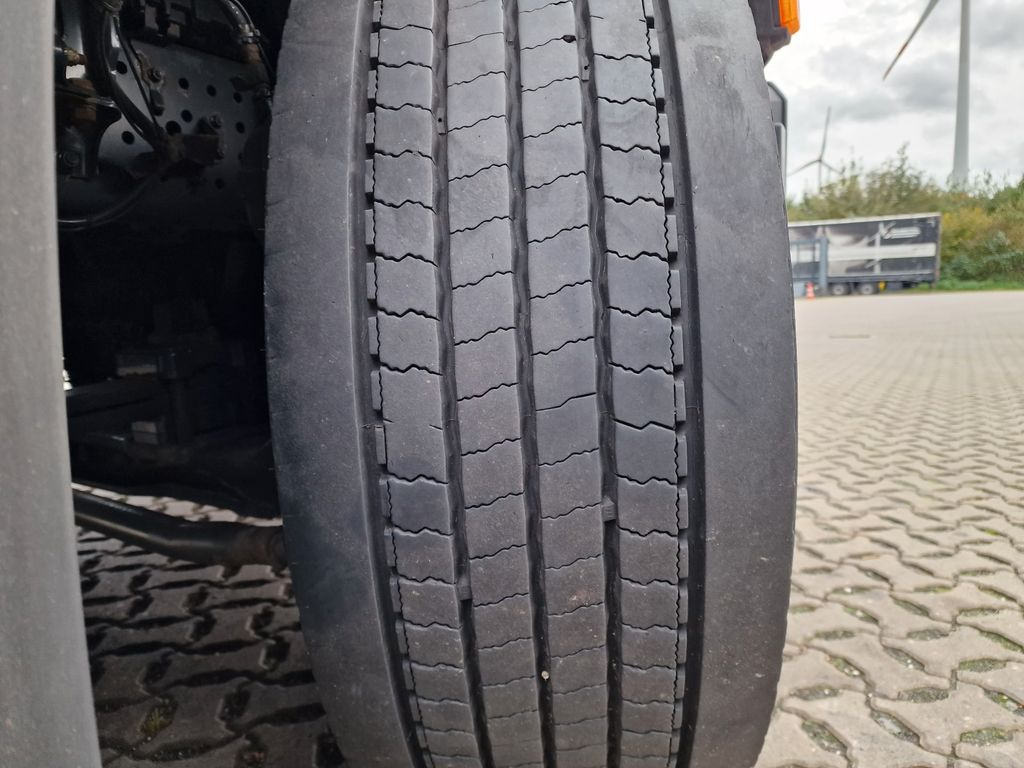 Ponyvás teherautó Mercedes-Benz Antos 2536 L / LENKACHSE / STERZANTE: 26 kép.