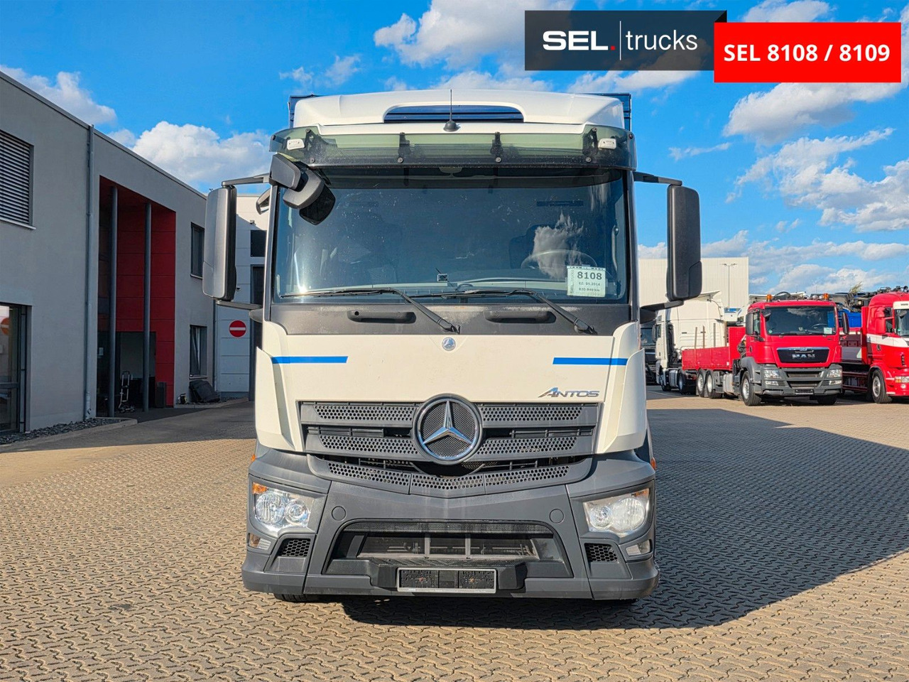 Mercedes-Benz Antos 2543 / Ldbw / Lenkachse / Liftachse - Italszállító teherautó: 2 kép. Mercedes-Benz Antos 2543 / Ldbw / Lenkachse / Liftachse - Italszállító teherautó: 2 kép.