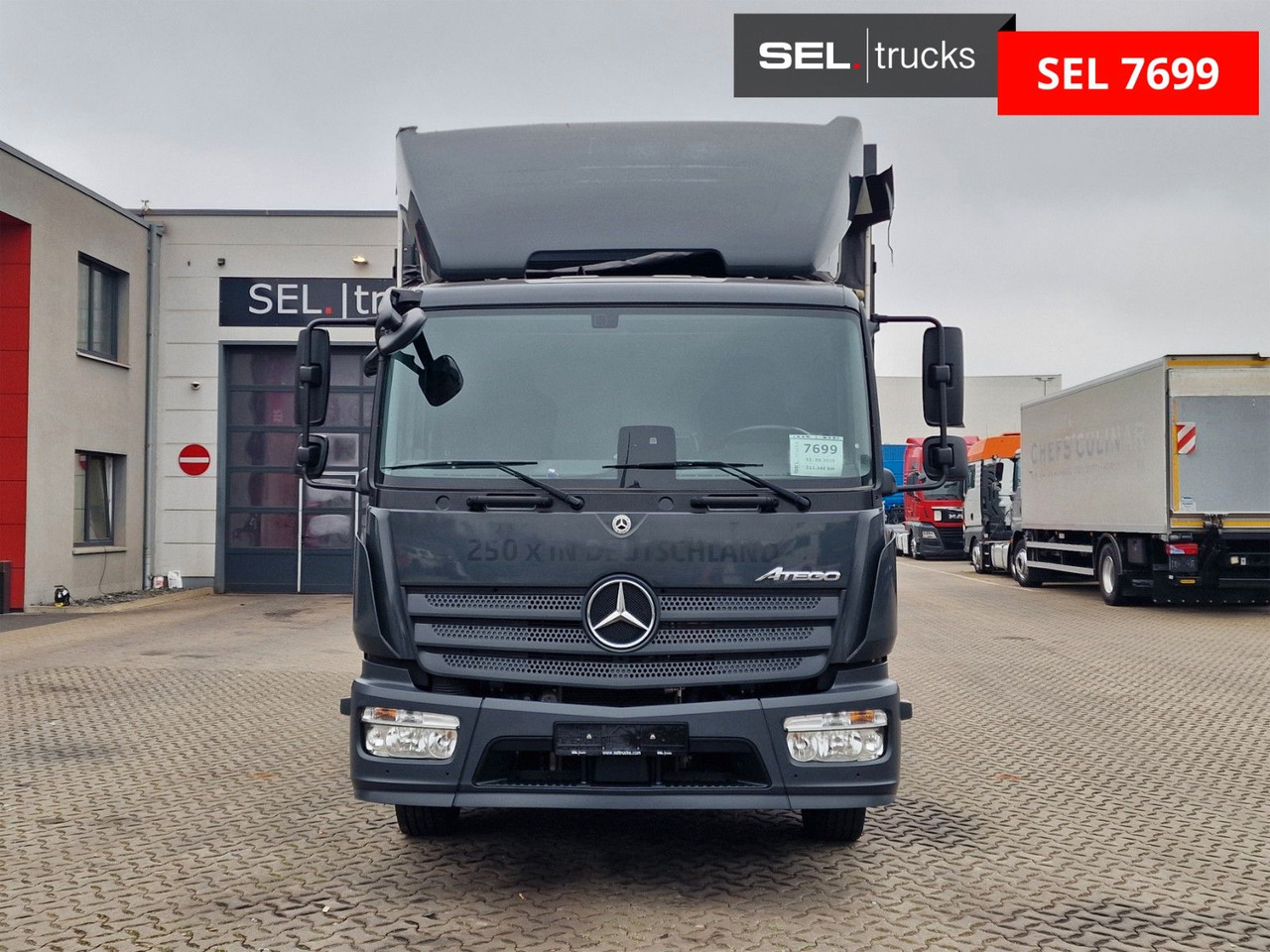 Mercedes-Benz Atego 1221 / Ladebordwand - Ponyvás teherautó: 2 kép. Mercedes-Benz Atego 1221 / Ladebordwand - Ponyvás teherautó: 2 kép.