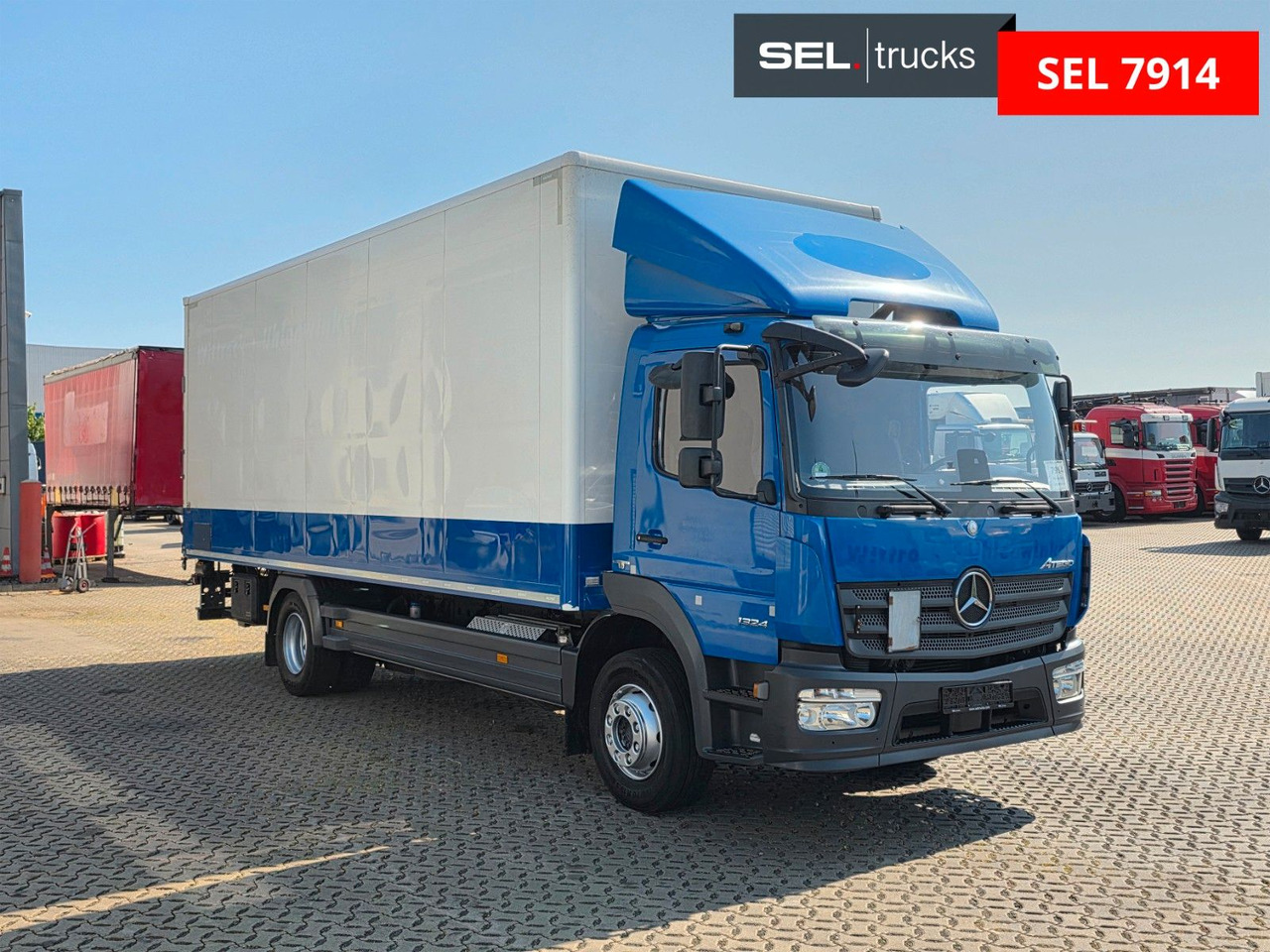 Mercedes-Benz Atego 1324 / Ladebordwand - Dobozos felépítményű teherautó: 3 kép. Mercedes-Benz Atego 1324 / Ladebordwand - Dobozos felépítményű teherautó: 3 kép.