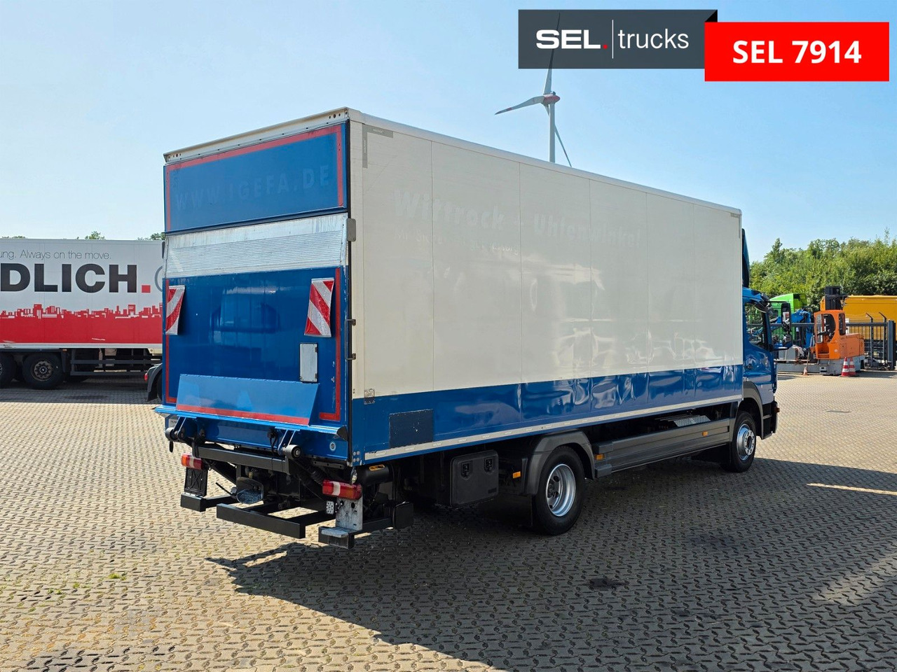Mercedes-Benz Atego 1324 / Ladebordwand - Dobozos felépítményű teherautó: 5 kép. Mercedes-Benz Atego 1324 / Ladebordwand - Dobozos felépítményű teherautó: 5 kép.