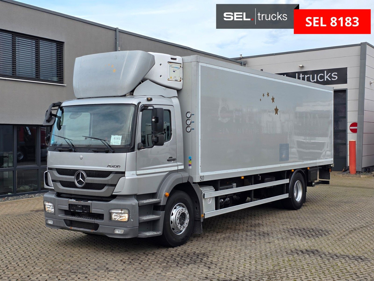 Mercedes-Benz Axor 1826 / Ladebordwand / Carrier Supra 1250 Mt - Hűtős teherautó: 1 kép. Mercedes-Benz Axor 1826 / Ladebordwand / Carrier Supra 1250 Mt - Hűtős teherautó: 1 kép.