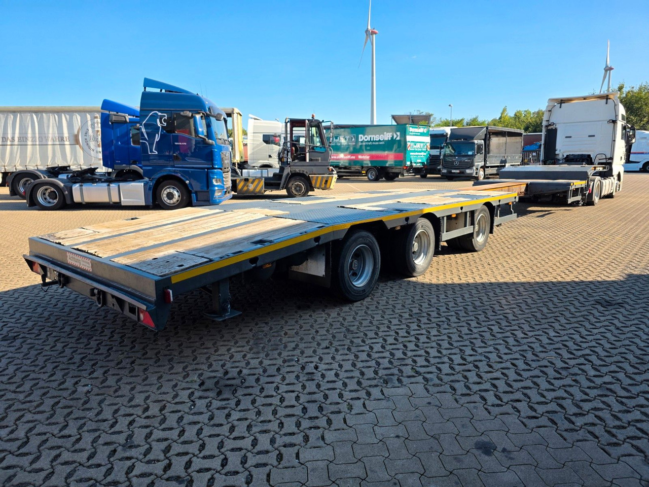 Meusburger MTS-3 / Teleskop / 13.085 - 17.385 mm /Lenkachse - Platós félpótkocsi: 1 kép. Meusburger MTS-3 / Teleskop / 13.085 - 17.385 mm /Lenkachse - Platós félpótkocsi: 1 kép.