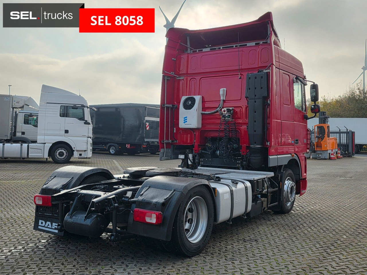 DAF XF 105.460 / ZF Intarder / Standklimaanlage - Nyergesvontató: 5 kép. DAF XF 105.460 / ZF Intarder / Standklimaanlage - Nyergesvontató: 5 kép.